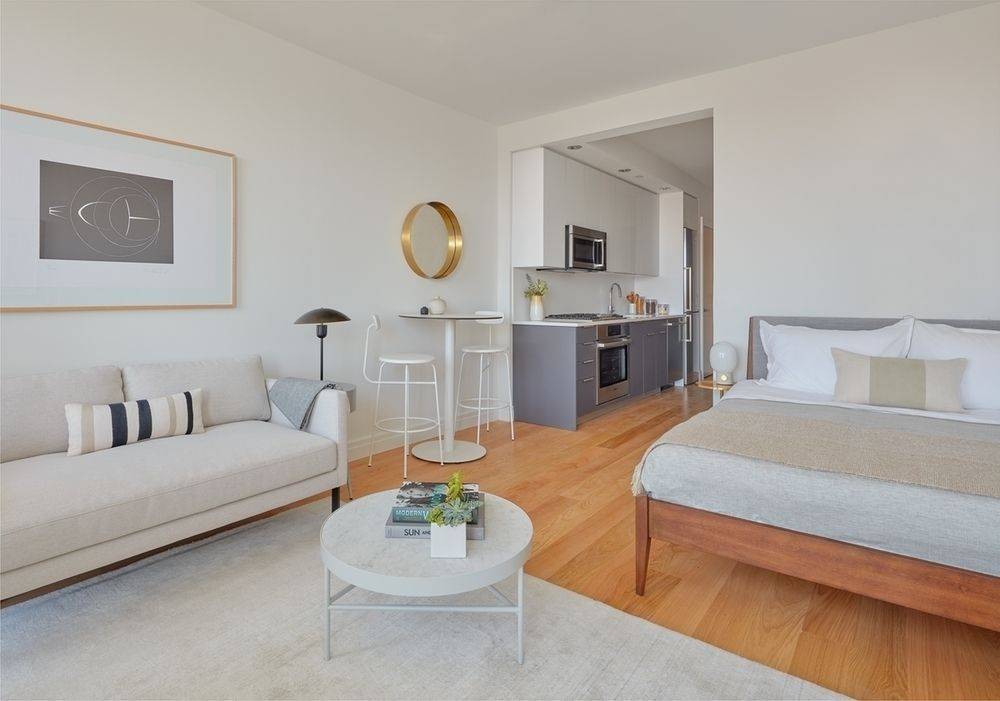 Super Luxury Studio + Indoor/Outdoor Pools + Shuttles + Fitness + No Fee