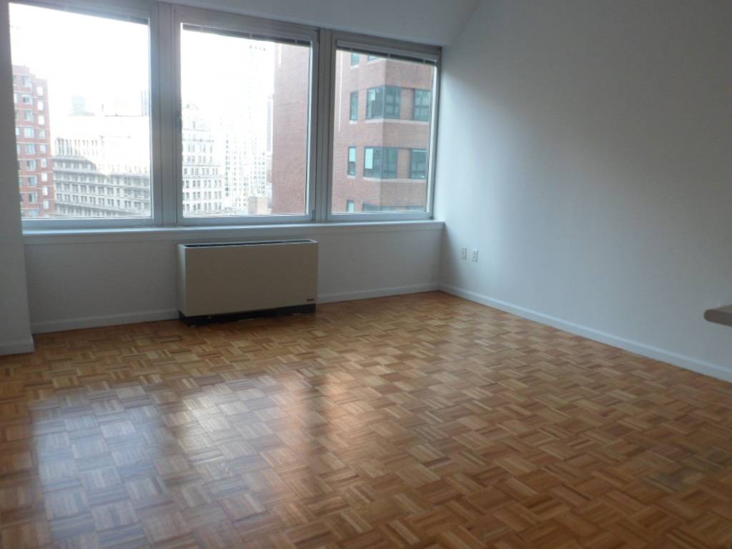 MASSIVE FLEX 2 LEAVING A HUGE LIVING ROOM AFTER THE FLEX IN THE FINANCIAL DISTRICT
