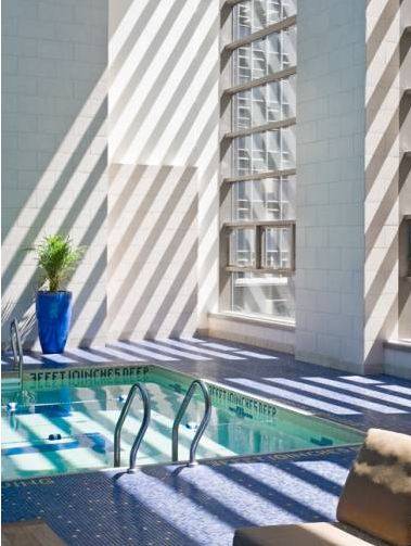 STUDIO WITH FOYER AND TOP OF THE LINE FINISHES IN THE FINANCIAL DISTRICT 