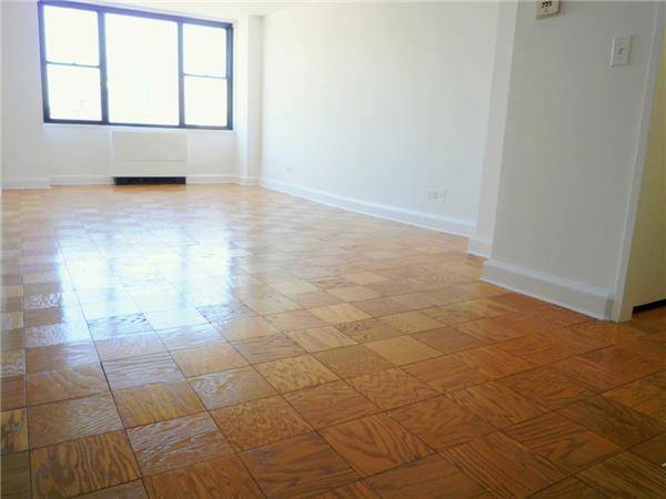 Gramercy; MODERN & SUNLIT APT; 1 Flex 2; King size bed; Gym; Laundry