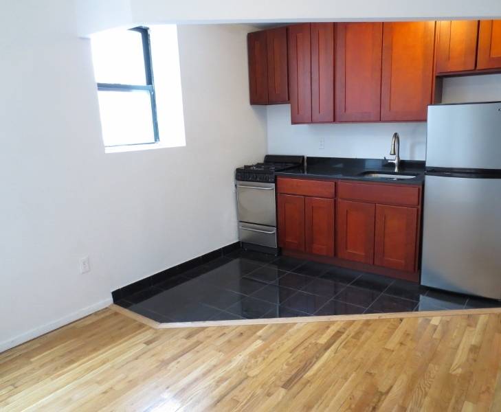 SoHo REAL 2 bedrooms Bright