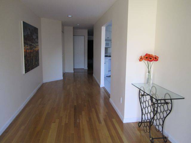 Glen Head - luxury 2 bed 2 bath  in The Knolls gated community