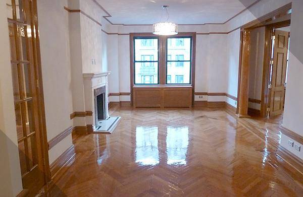 Gorgeous Newly Renovated Pre-War Classic Seven Apartment with Cherry Oak Floors, Crown Moldings, New Viking Appliances in Prime Upper West Side - 5 Bedrooms, 3 Bathrooms - $14,450