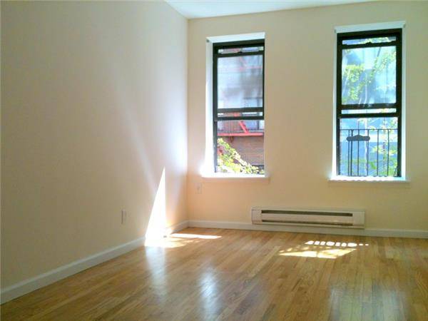 Large Bright One Bedroom in Exciting SoHo