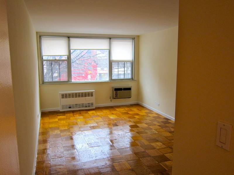 Oversized Junior 4 in Prime East Village Full Service Building