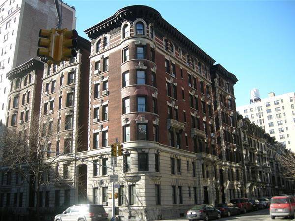 Gorgeous classic 6 apartment located in a beautiful historic West End Avenue building
