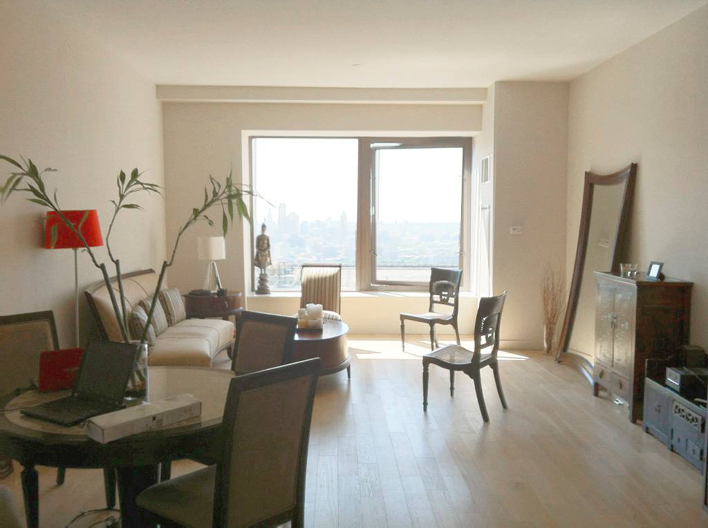 75 WALL STREET; FINANCIAL DISTRICT RENTAL - BEAUTIFUL WATER VIEWS - MASSIVE LOFT STYLE CONVERTIBLE 1 BEDROOM; TONS OF LIGHT W/ HUGE LIVING AREA - STUNNING! 