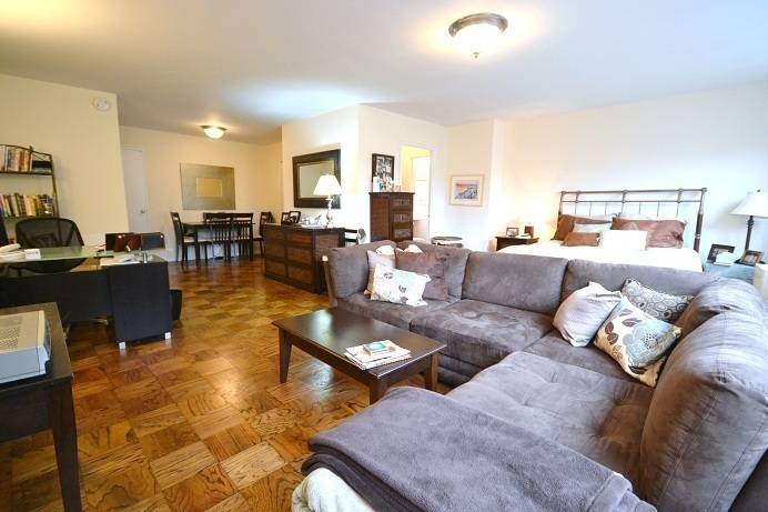 Huge Studio*Beautiful Gramercy Location*Laundry*doorman