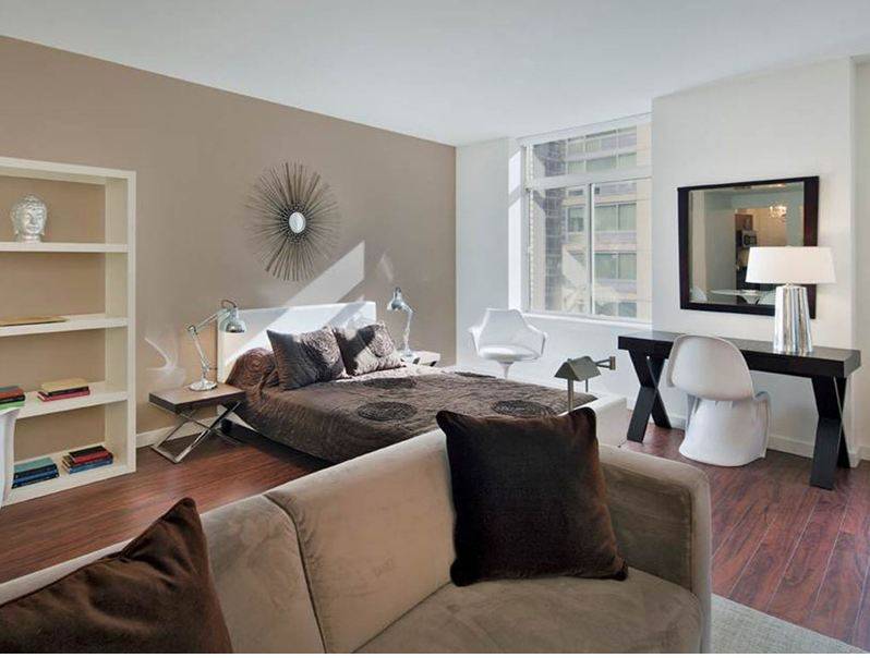 HUGE RENOVATED STUDIO WITH NO WASTED SPACE ON A HIGH FLOOR IN THE FINANCIAL DISTRICT