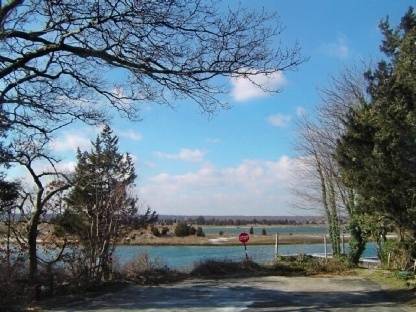 3 BEDROOM  CONTEMPORARY NEAR BAY EAST HAMPTON