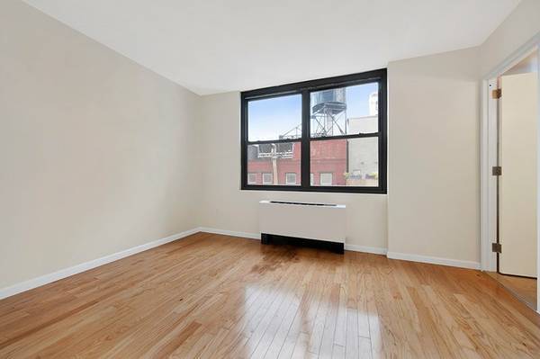 massive 3bed/2.5ba ft. terrace | galley s/s ktn | d/w | laundry | drmn