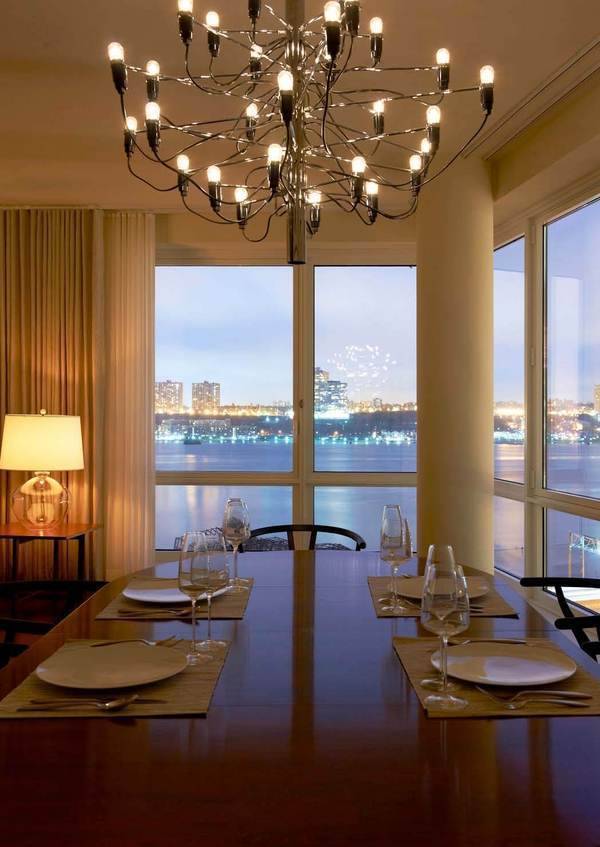 UWS Gorgeous 2 Bed / 2 Bath  LUXURY Contemporary Amazing Gym  Conceirge Parking