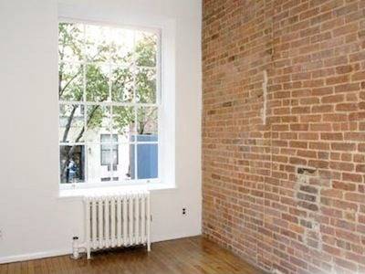 Beautiful Studio w/exposed Brick UES