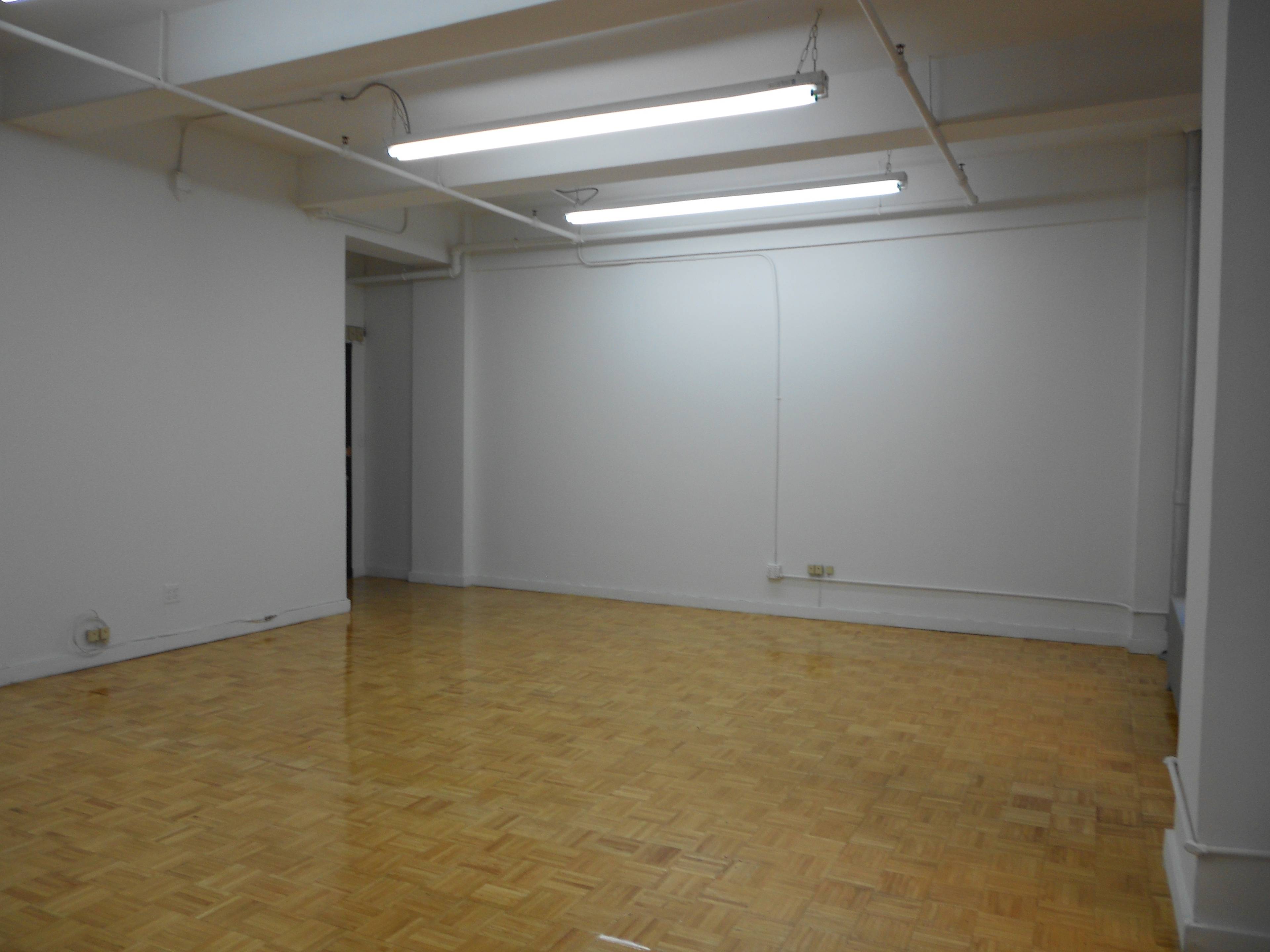 FABULOUS Corner Office in a PRIME LOCATION in the Fashion District!*** 