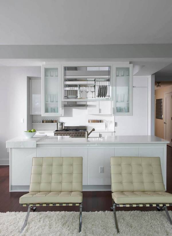 NO FEE !  Beautiful 2 Bed / 2 Bath Bright & Sunny Views  Luxury Concierge Gym  Golf Pool Spa Roofdeck Wash/Dry