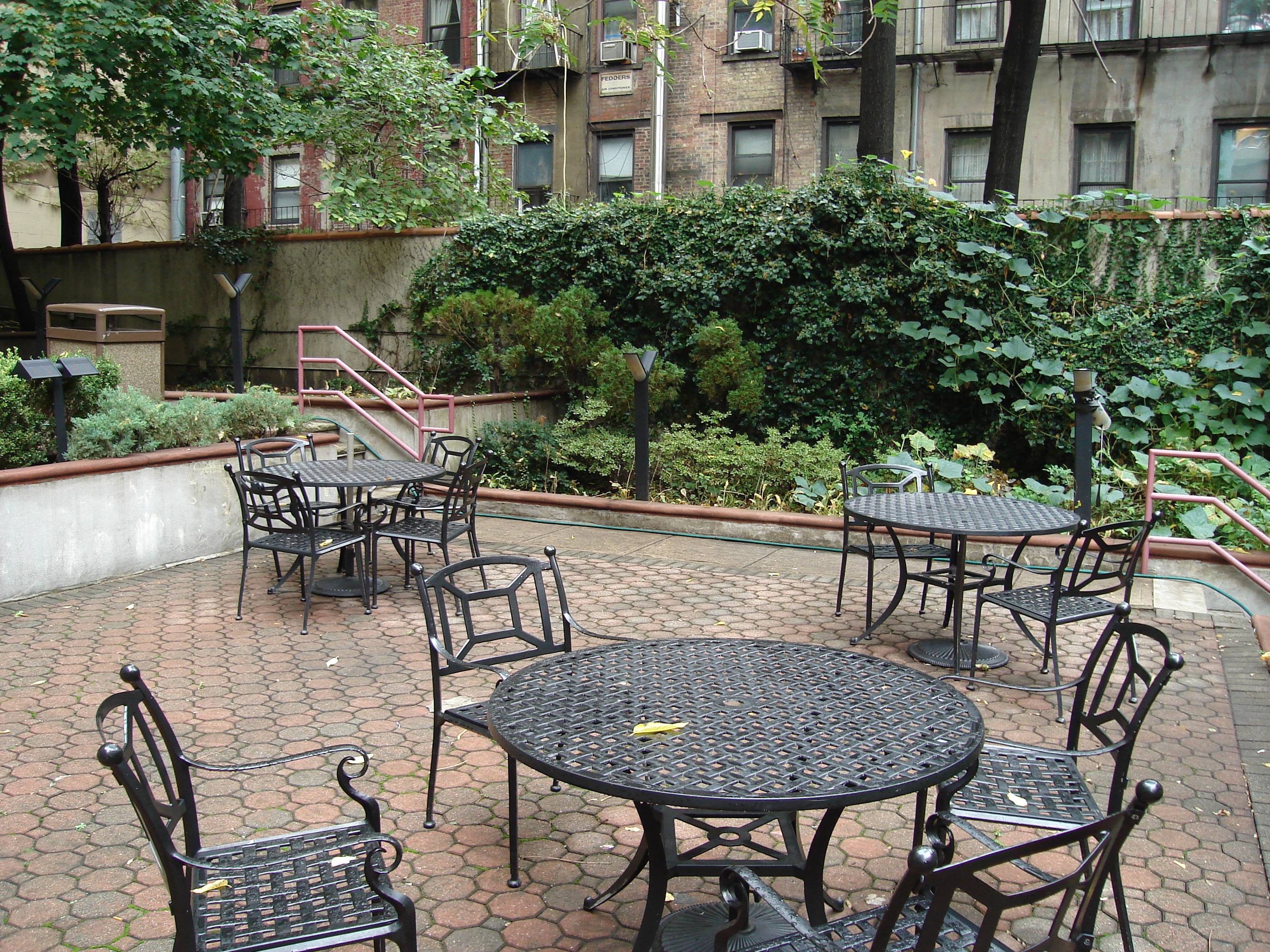FURNISHED SHORT-TERM STUDIO on UPPER EAST SIDE