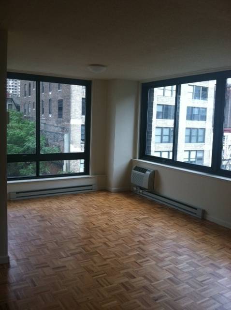 ***MIDTOWN EAST**Murray Hill***HUGE 2 BED**CORNER UNIT---Wall of Windows!--Closets Galore--BRAND NEW KITCHEN****