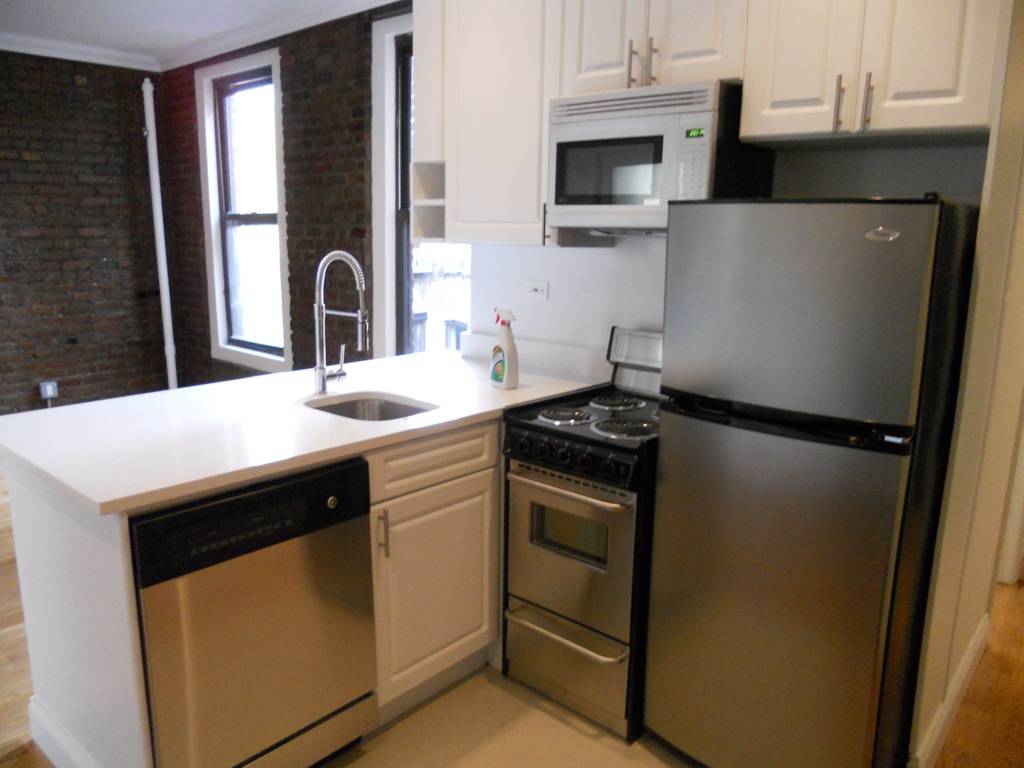 Modern Two Bedroom Apartment in Prime West Village