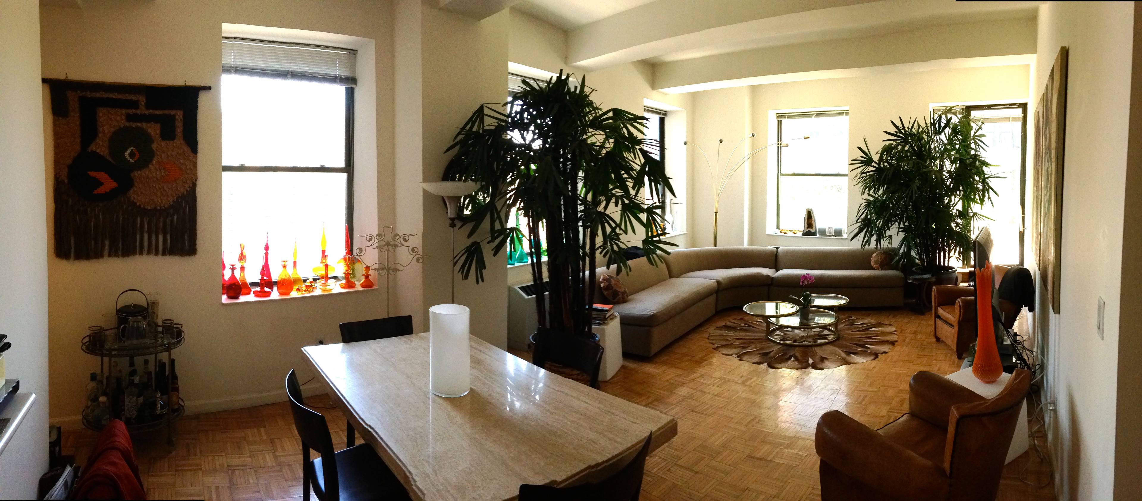 STUNNING & SUN FILLED  FINANCIAL DISTRICT 1 BEDROOM/ CONV. 2 CORNER APARTMENT!  FURNISHED OR UNFURNISHED POSSIBLE.  OVER 1500SF UNIT (COMBINED INTERIOR & EXTERIOR)  PRIVATE TERRACE WITH GORGEOUS VIEWS. DREAM RENTAL!  