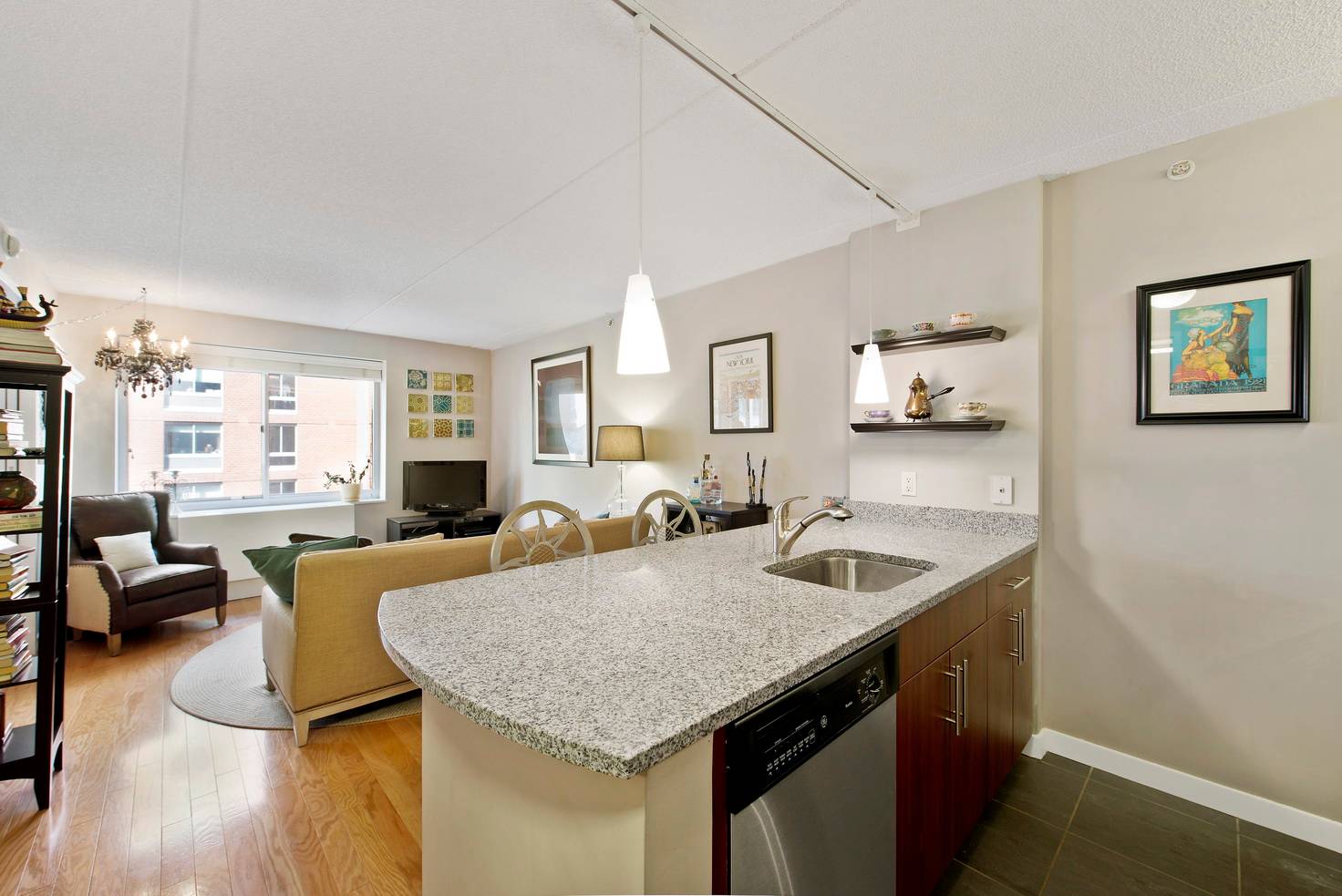 Bright One Bedroom in West Chelsea