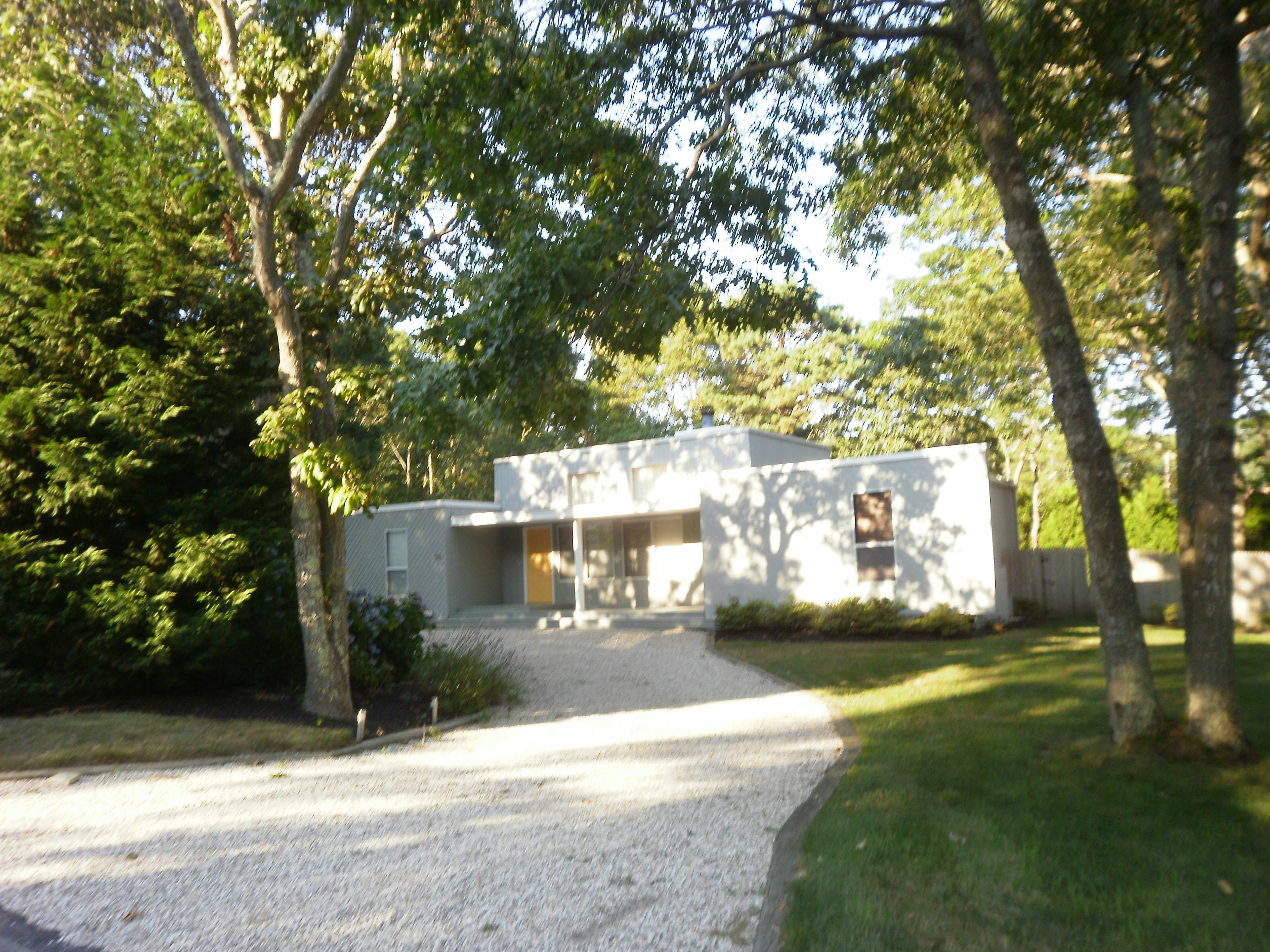 EASY LIVING CONTEMPORARY 