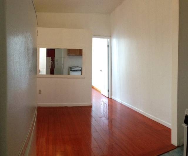 SUNNY Rockstar one bedroom on Ludlow and Rivington