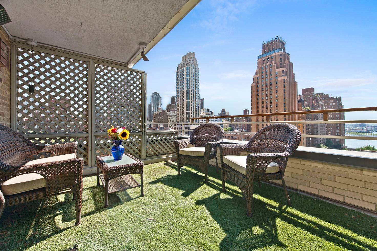Stunning 5 Bedroom with Incredible Outdoor Space in Turtle Bay!