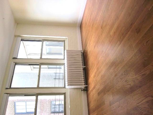 Superb 2Bd in The Village...dishwasher, elevator, laundry...and lots more!***