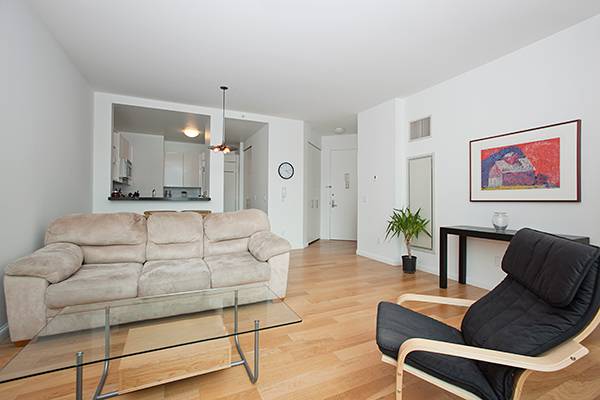 Large 1 bed/1.5 bath with breath-taking city & water views in a luxury new condo building