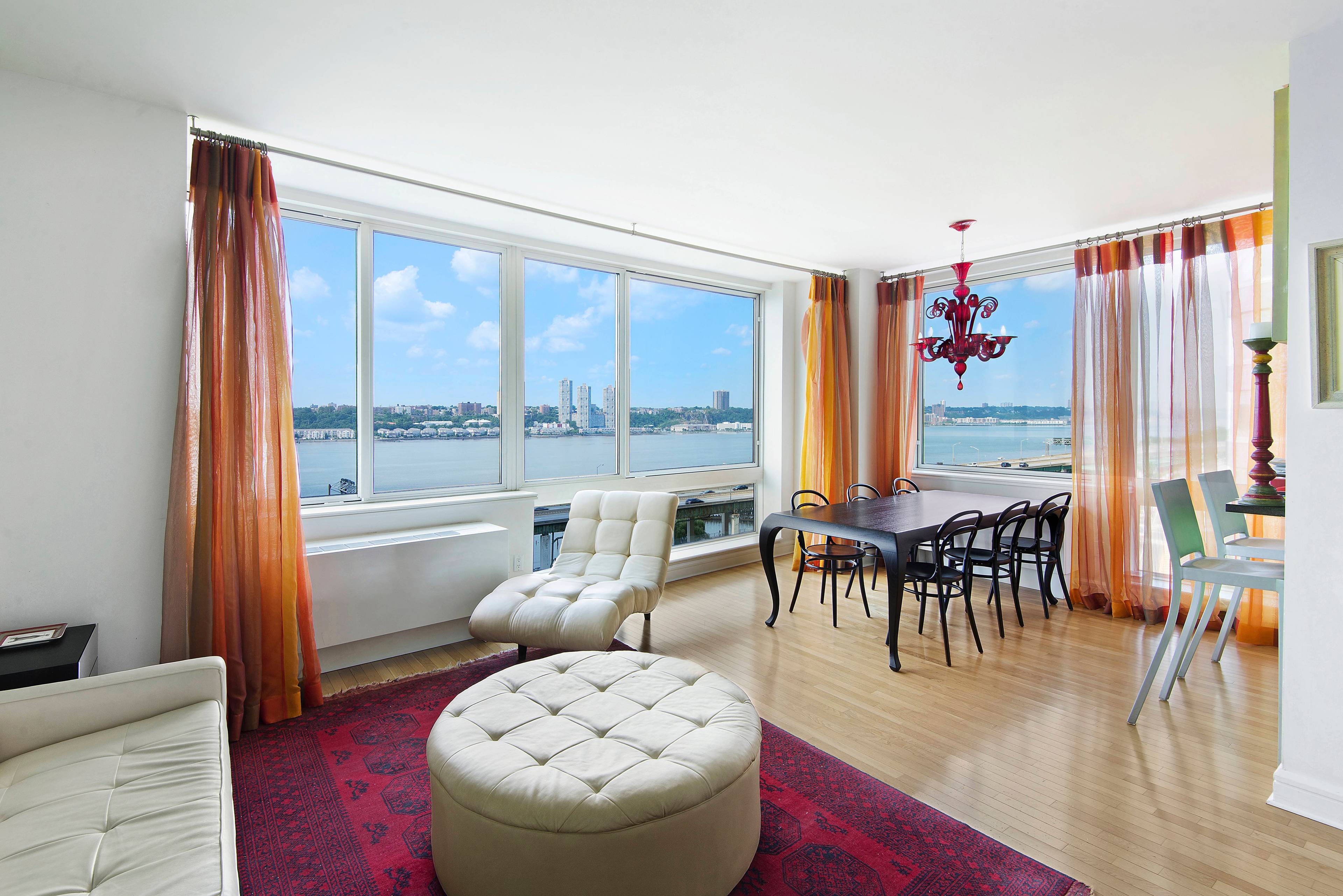 Great Large Corner 2BR / 2 Bath with Dining Area and breath taking River Views