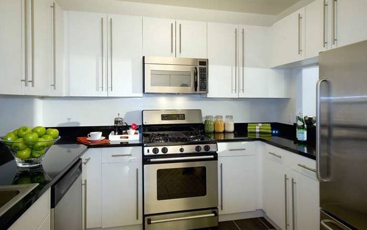 CORNER 1 BDRM W/ LOTS OF SUNLIGHT/WD/EMPIRE STATE VIEWS