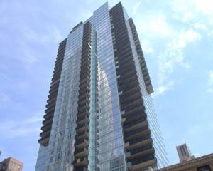 FIFTH AVE. MURRAY HILL. CONDO. 1.5 BATHS. FULL SERVICE BUILDING.