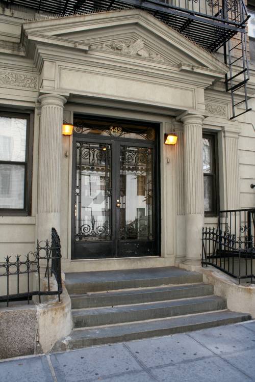 Hells Kitchen, ONE Bedroom, One Bath-Close to Central Park