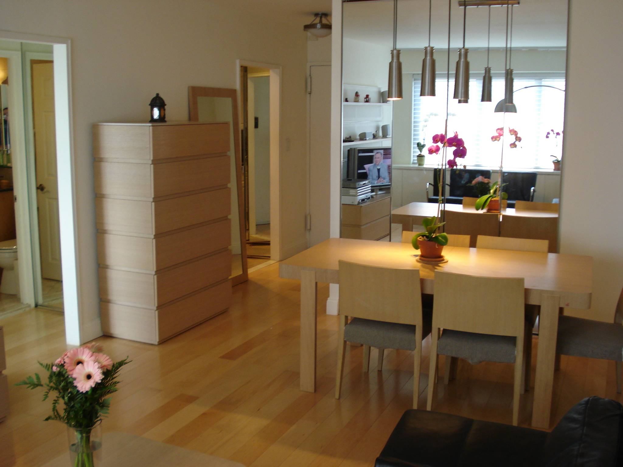 NEW LISTING !!Luxury Condominium 1 Large Bedroom! Fully Renovated,River Views and Ready for Immediate Occupancy 