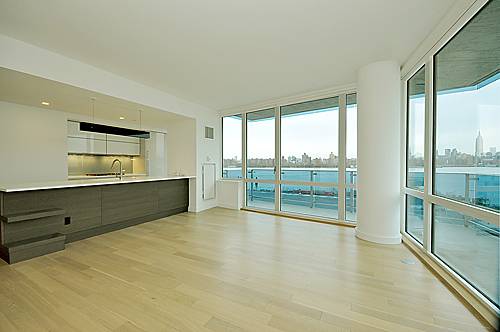 Best 2 Bedroom Condo Residence at the Famous Williamsburg Edge
