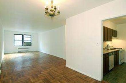 Spacious 1 Bedroom in Murray Hill with low monthlies