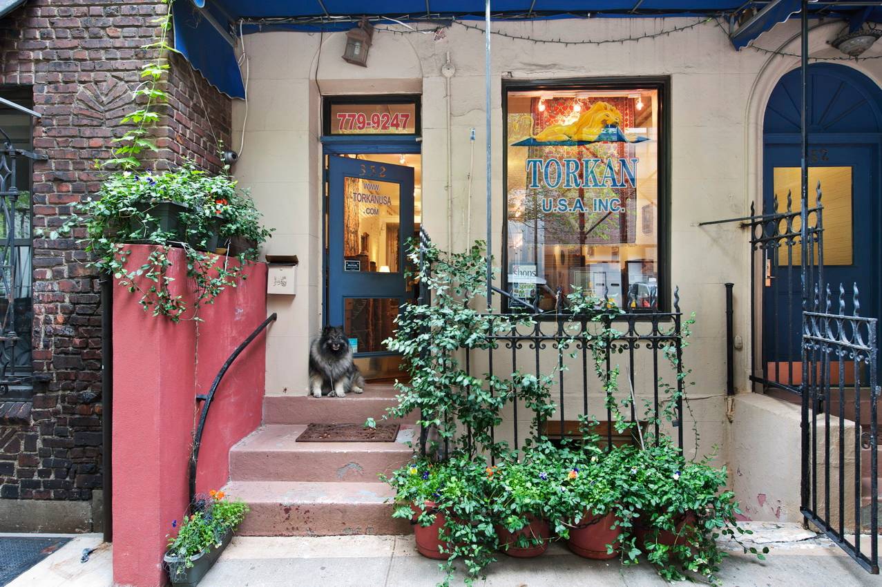 Mixed-Use Commercial Building  in Sutton Place //  Investment Opportunity // Develop or Operate 