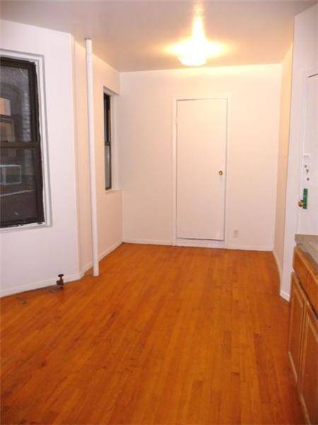 beautiful pre-war 1 br in hells kitchen