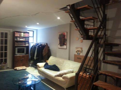 Brooklyn 5 bedroom Duplex Call your roommates!