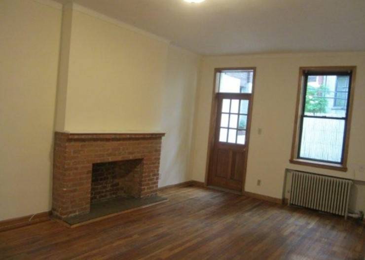 Ground floor one bedroom with backyard!