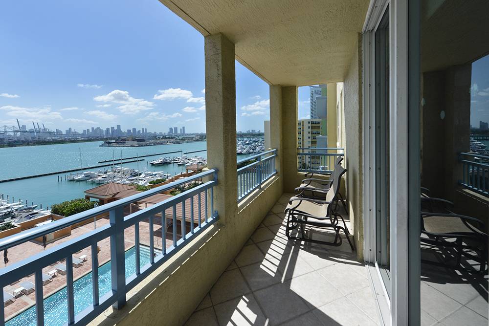 90 Alton Road Unit 1102: Yacht Club at Portofino