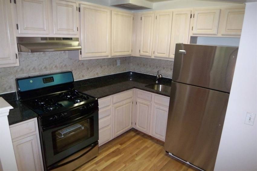 East Village - Amazing 2 Bedroom Got Renovated - Private Balcony