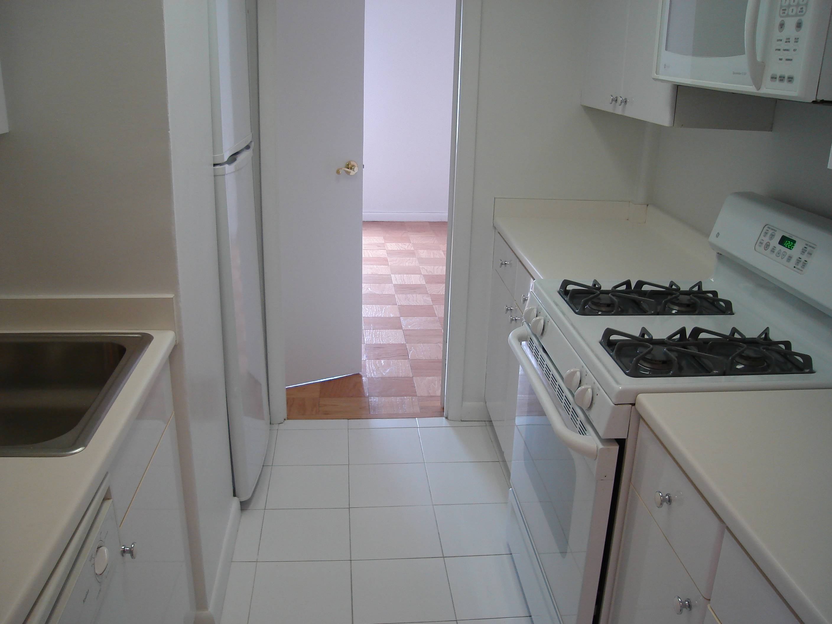 UPPER EAST SIDE THREE BEDROOM APARTMENT