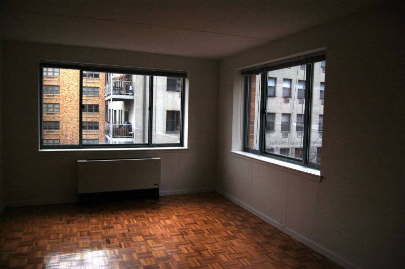 Amazing Studio in Elevator Building W/ Video intercom, Roof deck & Court Yard. Heart OF Thw West VIllage Will Not Last