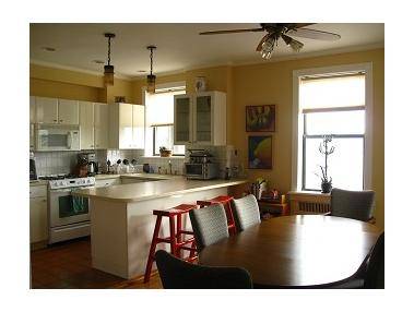 HUGE 2BR/2BATH! BRIGHT WITH RIVER VIEWS! LOW MONTHLIES!