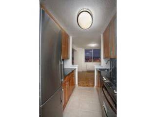 **BEAUTIFUL  JR. 4  APARTMENT**2 BATHS**GRAMERCY**BALCONY**LUXURY HI-RISE**F/T DOORMAN**VALET**HEALTH CLUB**LAUNDRY**ROOF DECK**GARAGE**