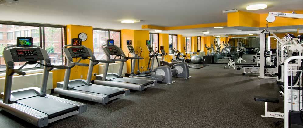 Serene Studio apartment in Luxury Building with Fitness Center, Private Courtyard, Sundeck, Bike Storage and a WiFi Lounge near Lincoln Center, DeWitt Clinton Park, Columbus Circle, Whole Foods and Time Square