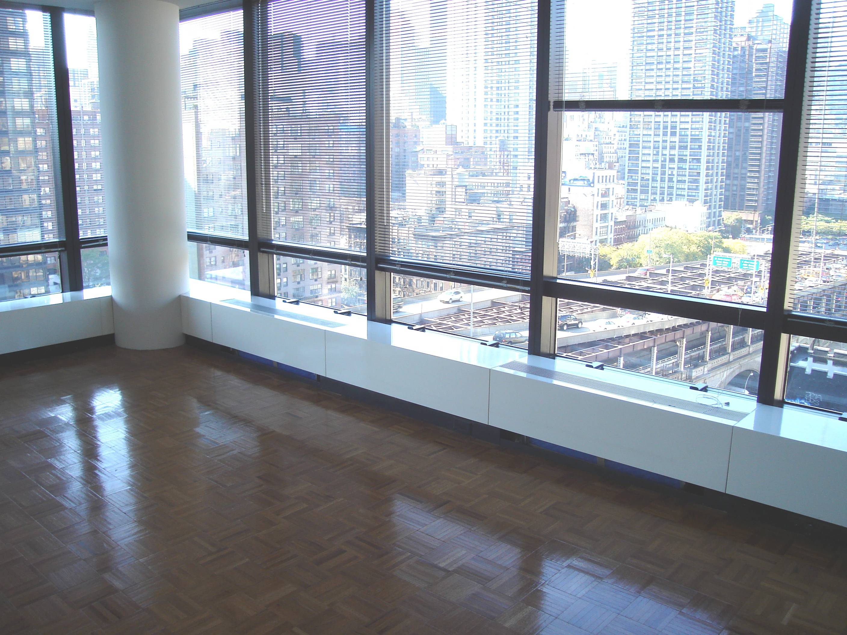 LARGE ONE BEDROOM IN PRIME UES LOCATION