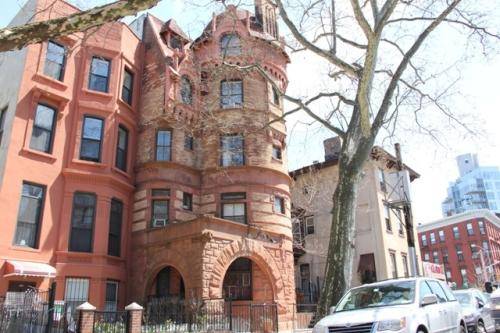 Clinton Hill Studio All new Remodel~ HEAT AND HOT WATER INCLUDED~~~