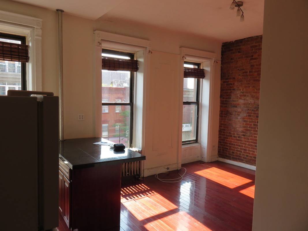 Clinton Hill two Bedroom with loads of Charm!~~